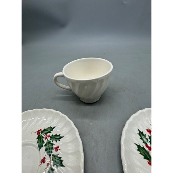 Vintage Christmas Holly berry Cup & 2 Saucer Set - Ceramic Tableware READ - Picture 4 of 12